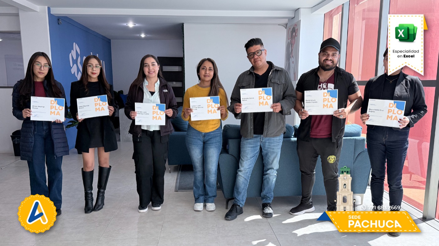 Grupo de alumnos durante una capacitación de Apréndelo